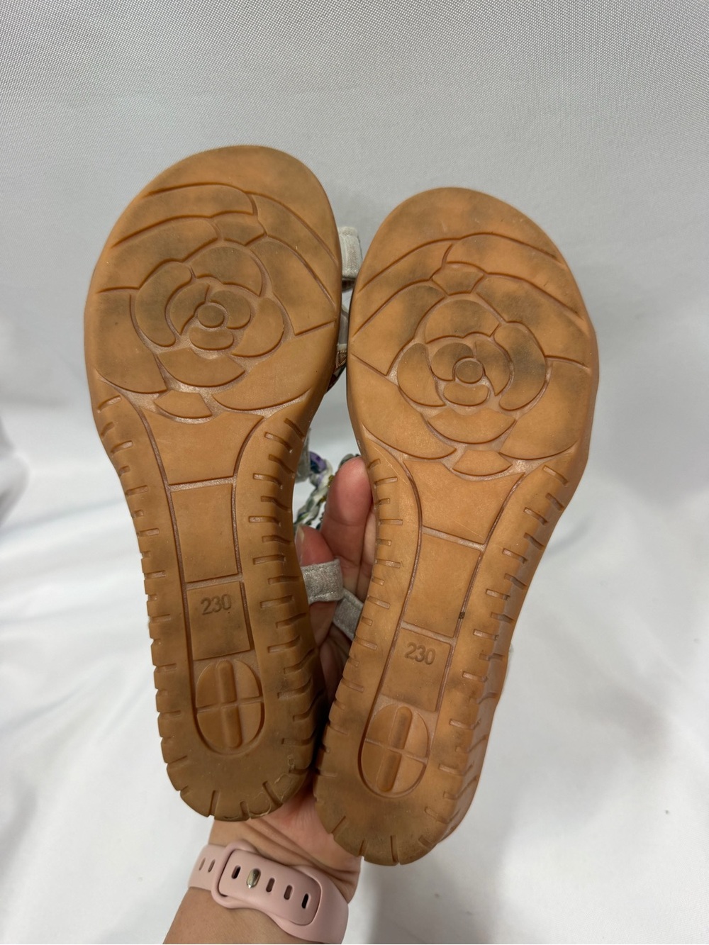 Bohemian Sandals Wedge Heel Elastic Straps Silver Girls Size 4Y - Picture 6 of 8